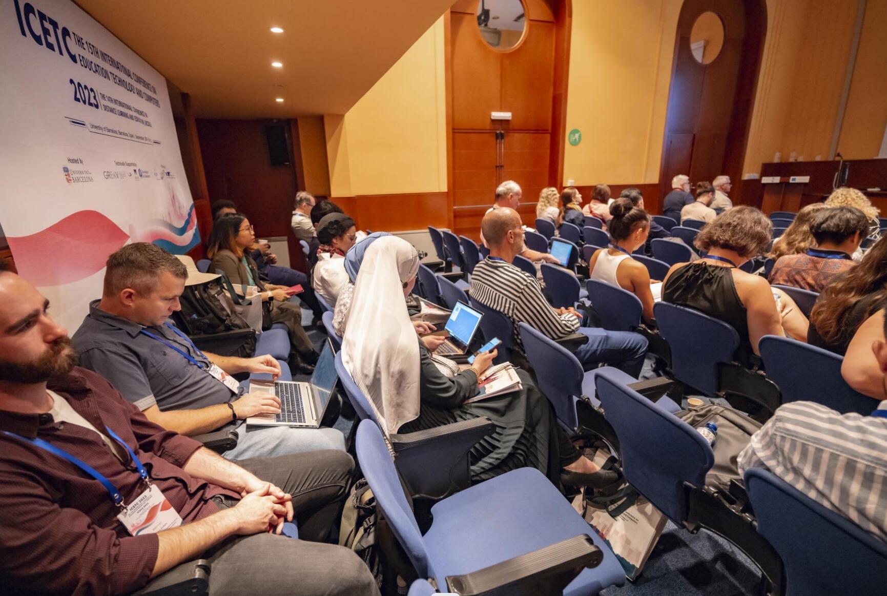 国际会议语言准备指南:英语不好也能高效参会