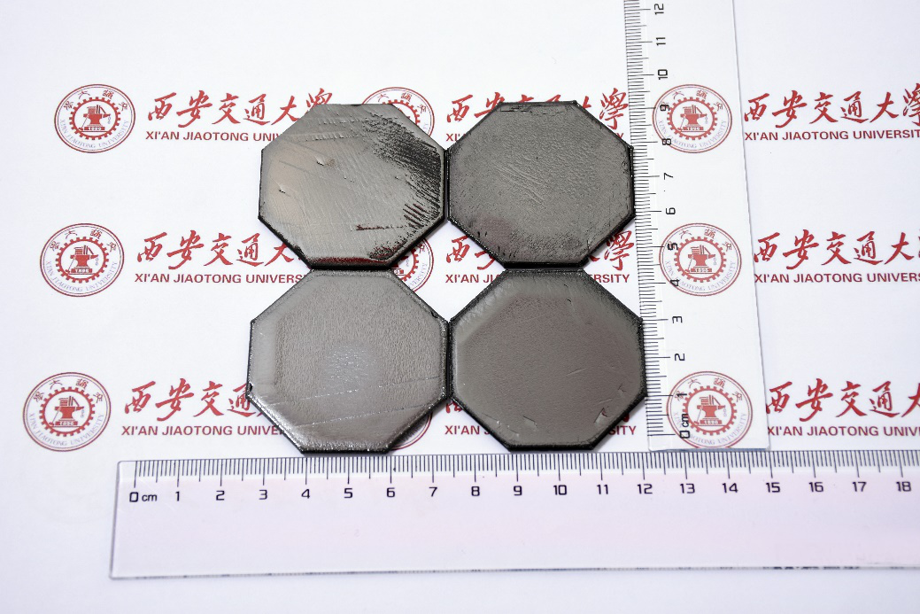  2英寸异质外延单晶金刚石自支撑衬底照片